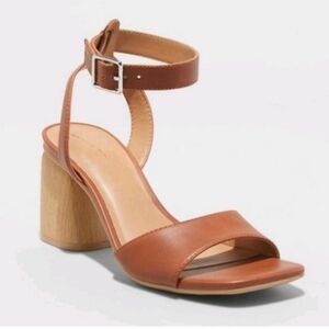 Universal Thread Lauren Brown Ankle Strap Block Heel Sandals Size 6.5 NWOT